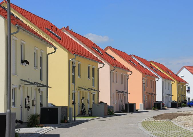 Nowe domy w Józefosławiu – jakie inwestycje powstają na rynku nieruchomości?