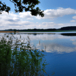 Oaza spokoju i niezwykła natura: Odkryj uroki Jeziora Dzierżno Duże