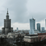 Jak przewidzieć i radzić sobie z kapryśną pogodą w Warszawie
