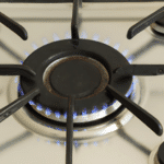 Jakie są zalety kuchenki gazowej z płytą?